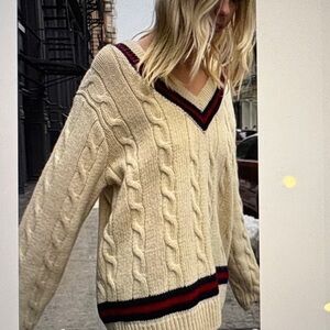 Brandy Melville Nikki Cable Knit Chunky Wool Sweater OS